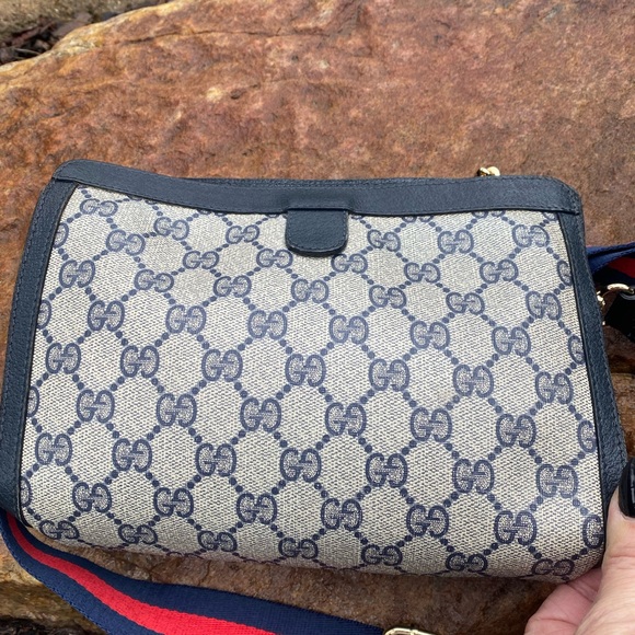 Rare authentic 70’s GUCCI stunner bag ! Crossbody or clutch this purse is it - Picture 9 of 15